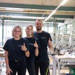 Foto-Azubis-Messestand-Karriere